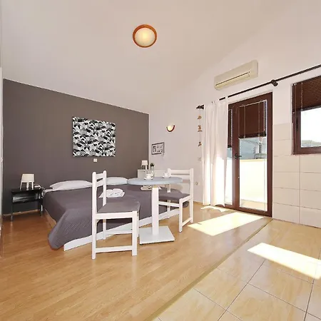 Holiday House Sea &Fun Vila Rtina